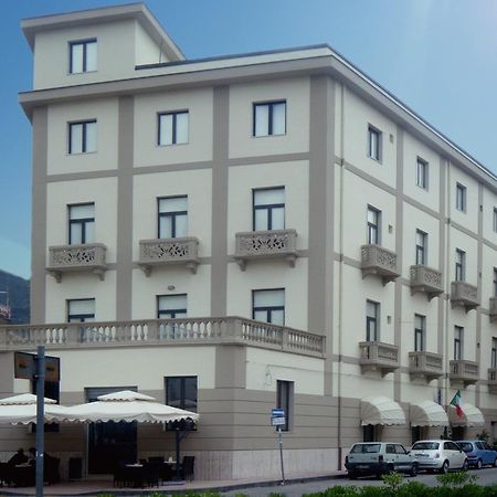 Hotel Vittoria サプリ エクステリア 写真