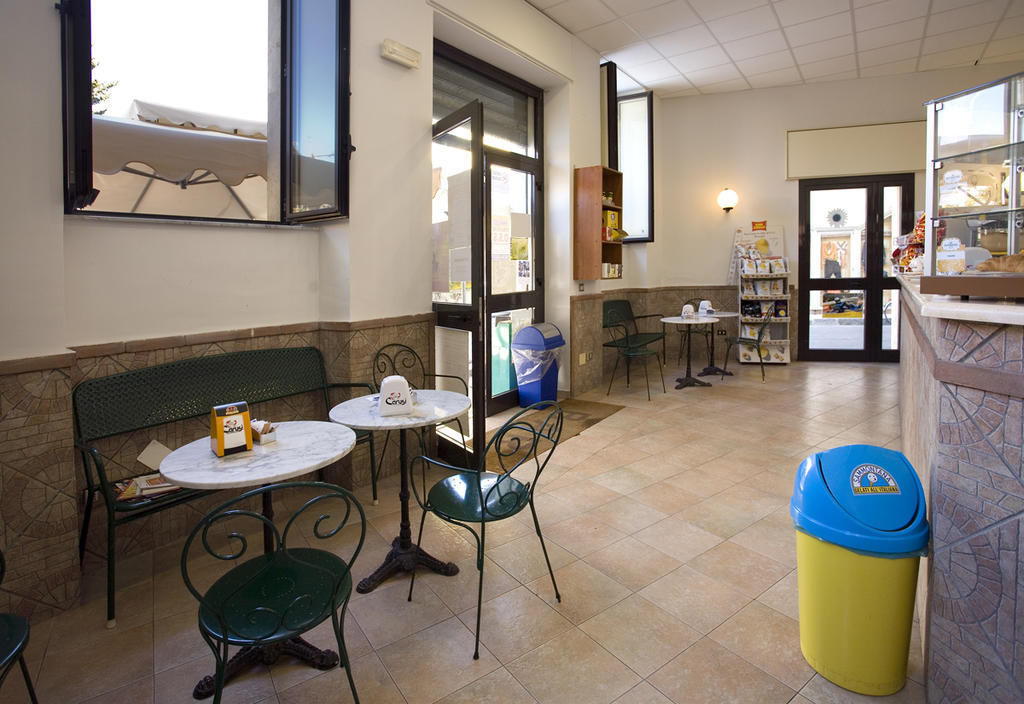 Hotel Vittoria サプリ エクステリア 写真
