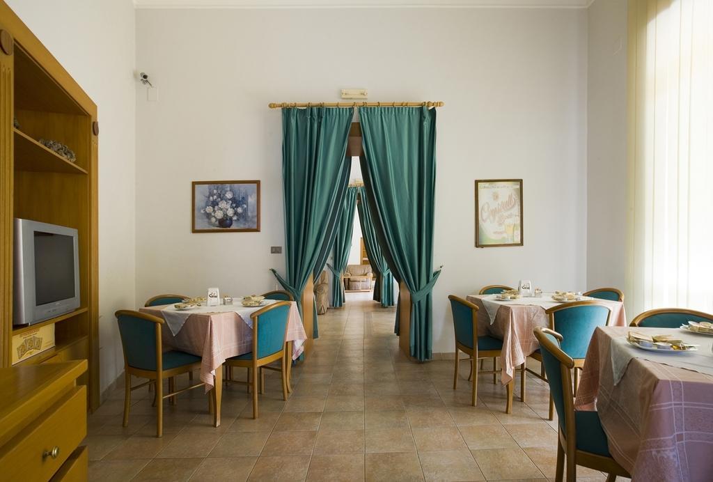 Hotel Vittoria サプリ エクステリア 写真